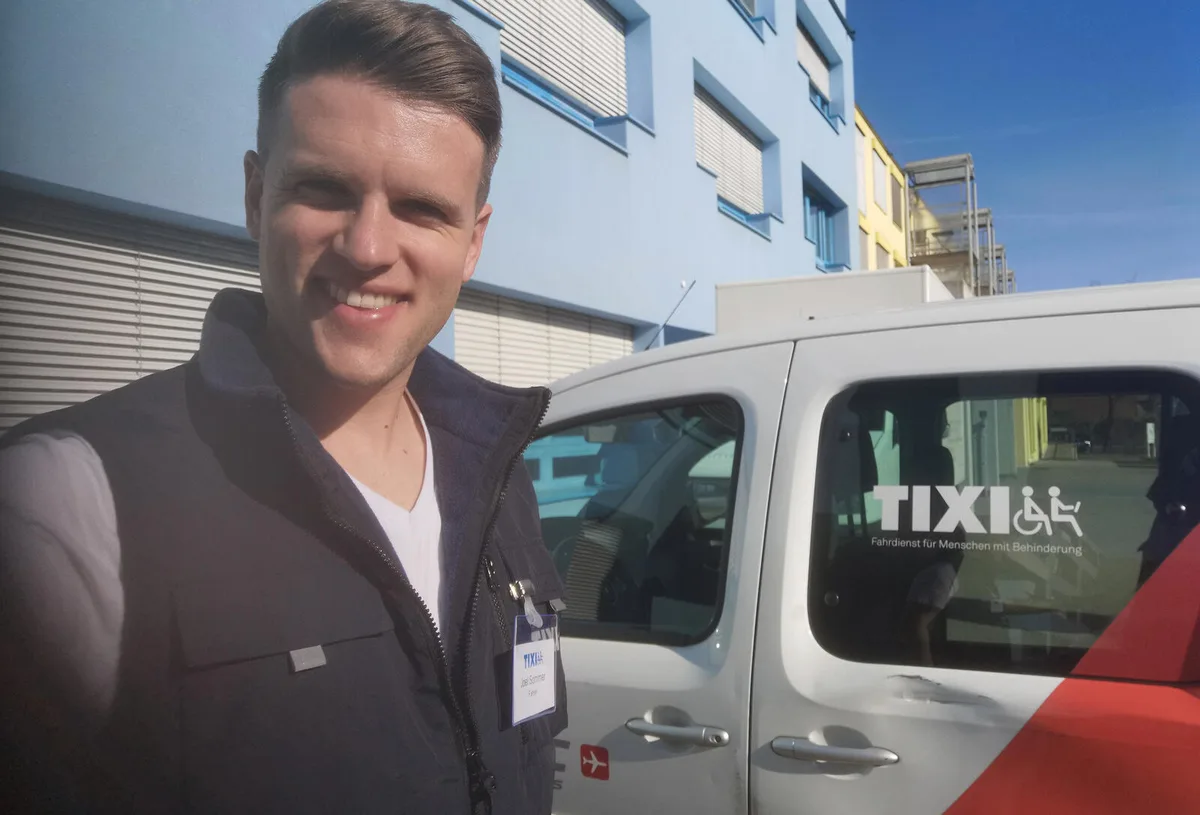 im_einsatz_als_zivi Joel Sommer ist während der Coronakrise für Tixi Zürich im Einsatz gestanden.