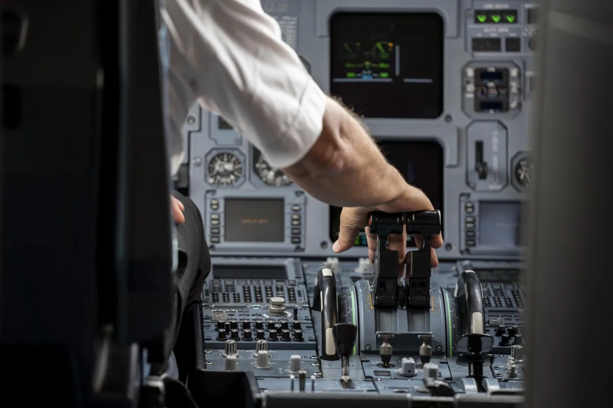 uster_22052020_edelweiss_crm_15_preview Piloten können mit dem neuen System Landeanflüge «akustisch optimiert» durchführen., Das deutsche Forschungsflugzeug «Atra» landet auf dem Flugplatz Dübendorf.