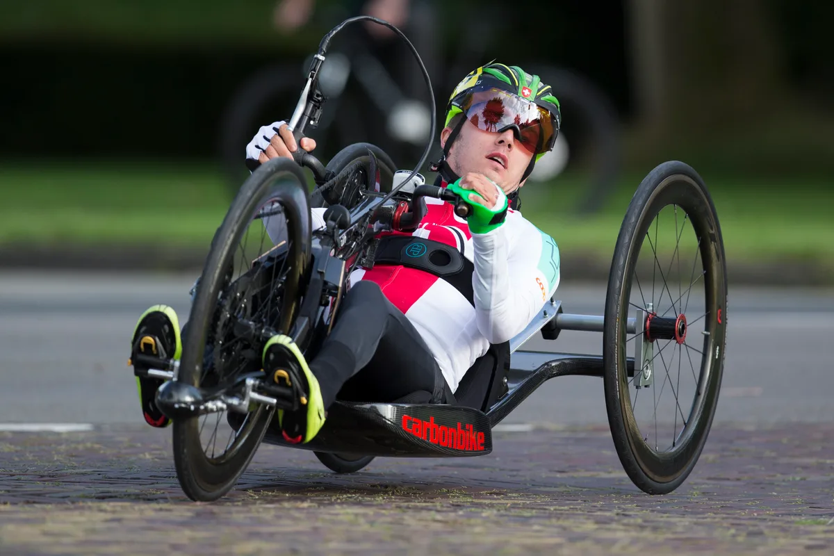 48728727823_69f931939a_o2 Benjamin Früh an der WM 2019 in Emmen., Weltmeister unter sich: Benjamin Früh und Alex Zanardi an der WM von 2017., In den letzten Wochen vor der SM macht Felix Frohofer Intervall-Training., Der Russiker Felix Frohofer gehört an der SM ebenfalls zu den Medaillenkandidaten.
