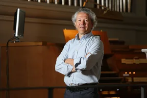 uster_20082018_portrait_schaettin_nag-10 Internet statt Livemusik: Stefan Schättin ist zuversichtlich, dass der Stream auf ein reges Interesse stossen wird., Statt den hauthnahen Vibrationen der hohen und tiefen Töne..., ...soll eine Live-Stream eine Alternative zum Orgelfestival bieten.