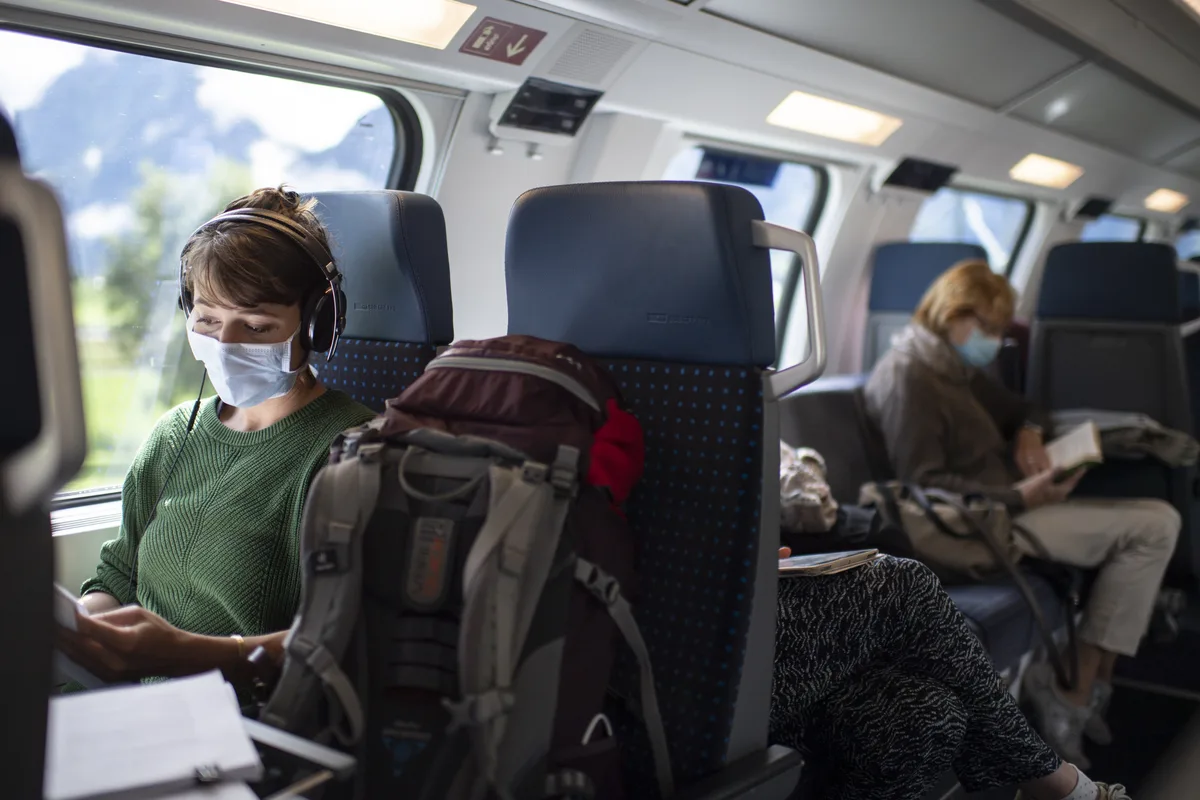 Am Montag gilt die Maskenpflicht im öffentlichen Verkehr.