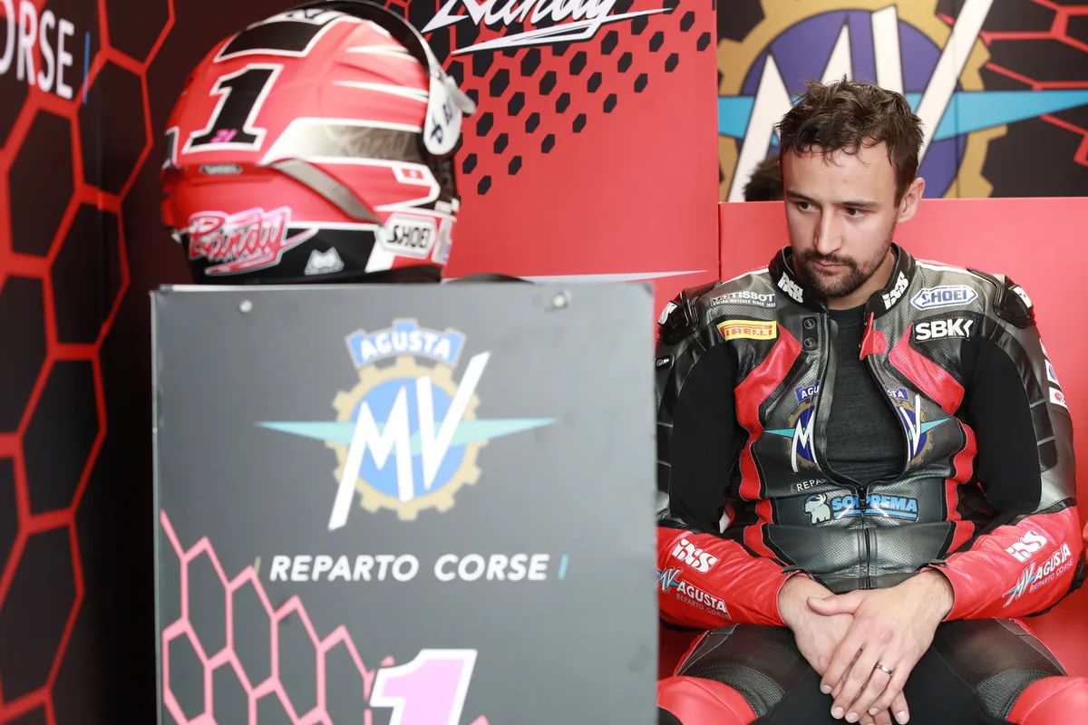 Kritischer Blick: Randy Krummenacher in der MV-Agusta-Box im März in Australien.