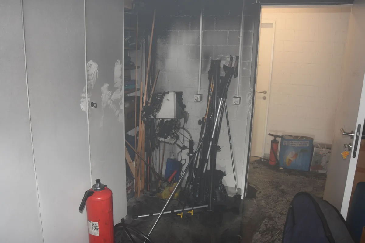 Die Feuerwehr Rapperswil-Jona musste am Donnerstagabend wegen eines brennenden Luftentfeuchters ausrücken.