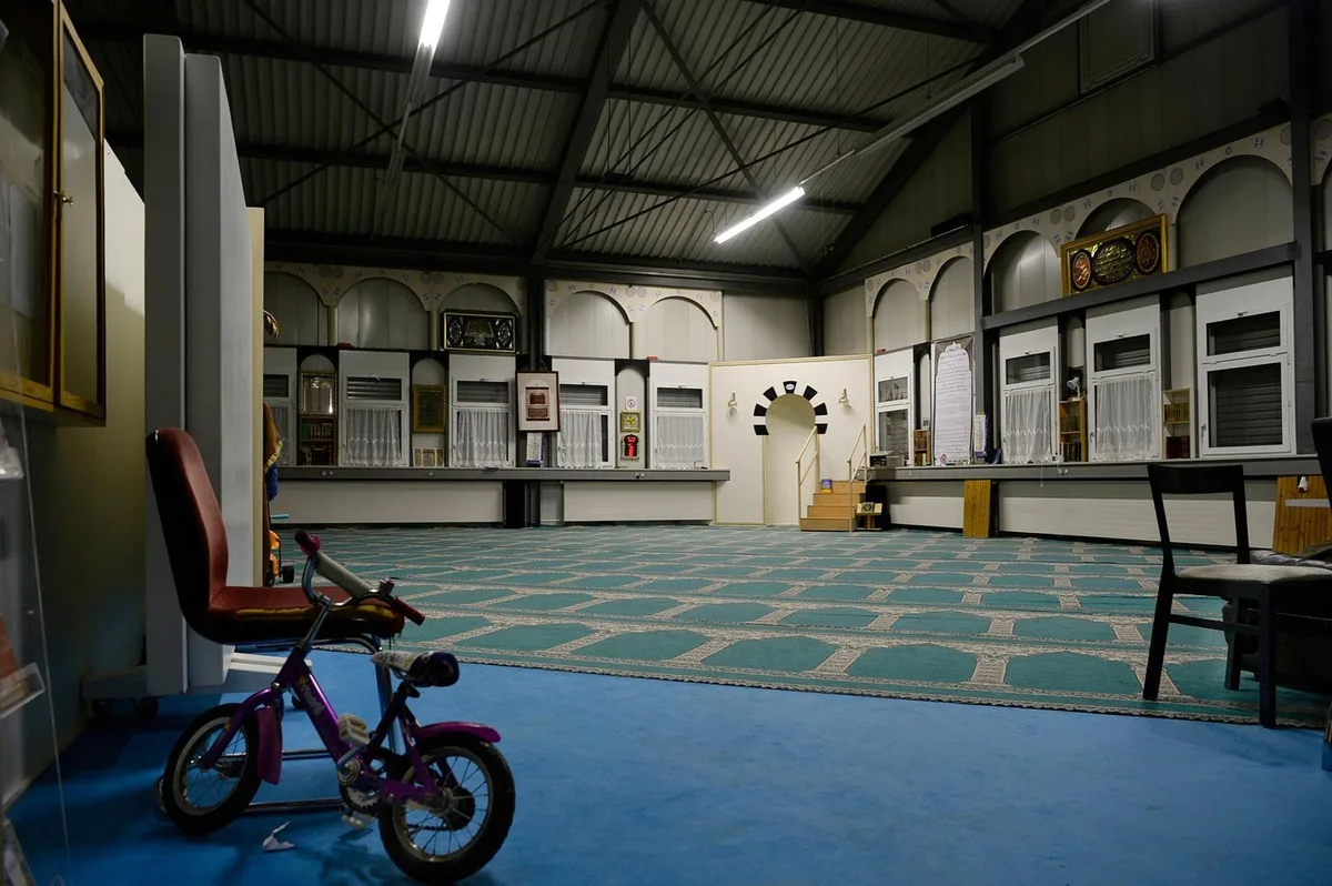 gebetsraumannur_doris_fanconi Gebetsraum der mittlerweile geschlossenen Winterthurer An’Nur-Moschee, in der Sandro V. verkehrte.