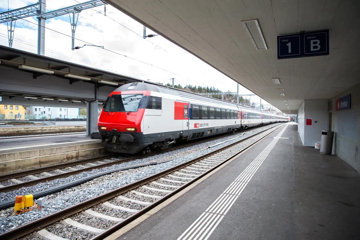 Zugpassagiere mussten zwischen Effretikon und Winterthur am Donnerstagabend mehr Reisezeit einplanen.
