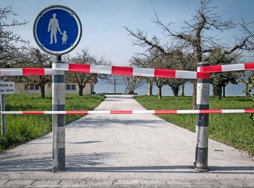 In der Corona-Krise wurden Massnahmen sehr schnell beschlossen – hier die Sperrung der Seeanlagen in Männedorf Ende März.