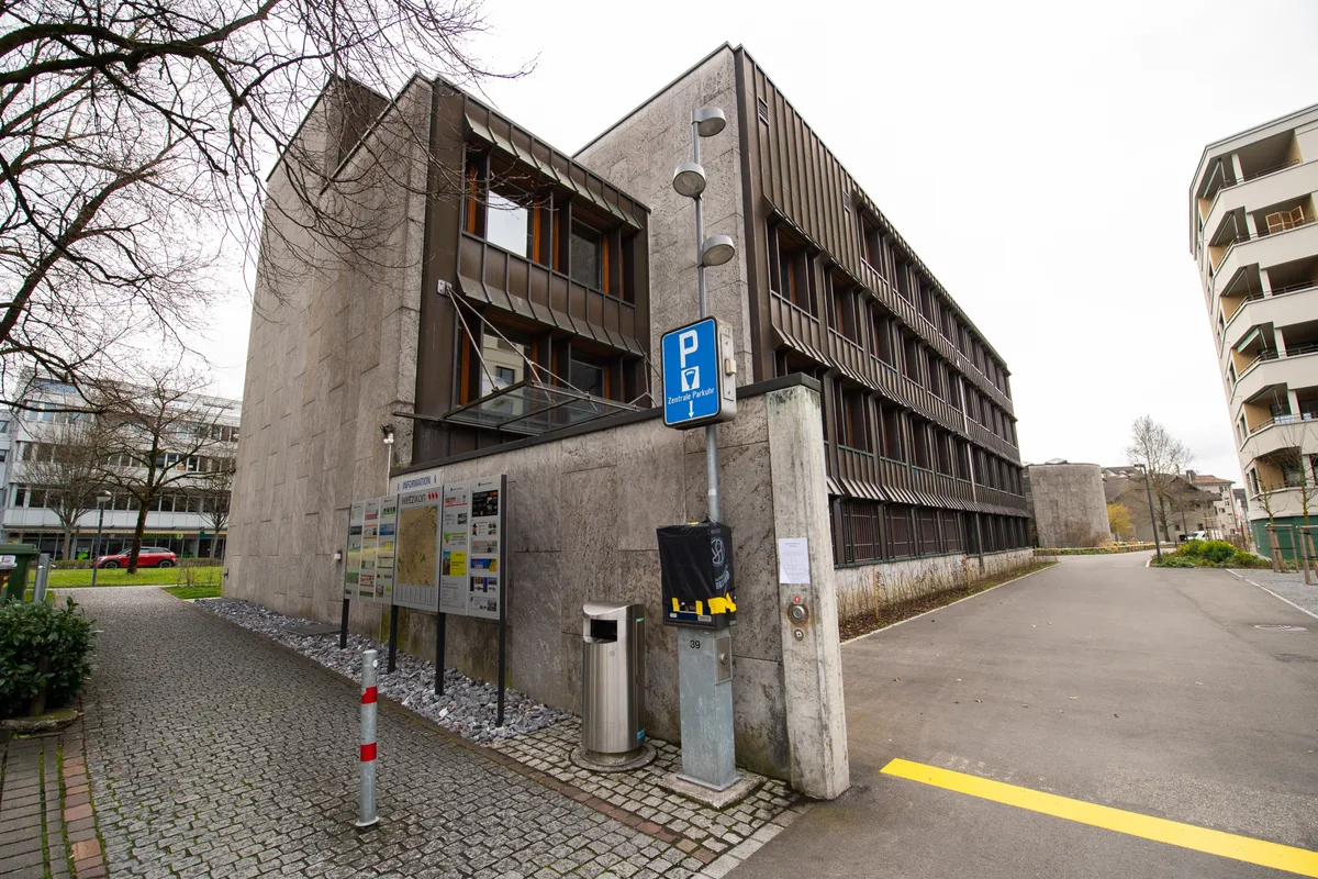 wetzikon_21032020_parkplaetzegebuehrenfrei_sbo_4 Während des Lockdowns war parkieren in Wetzikon gratis. Ansonsten kostet es die Anwohner viel Geld.