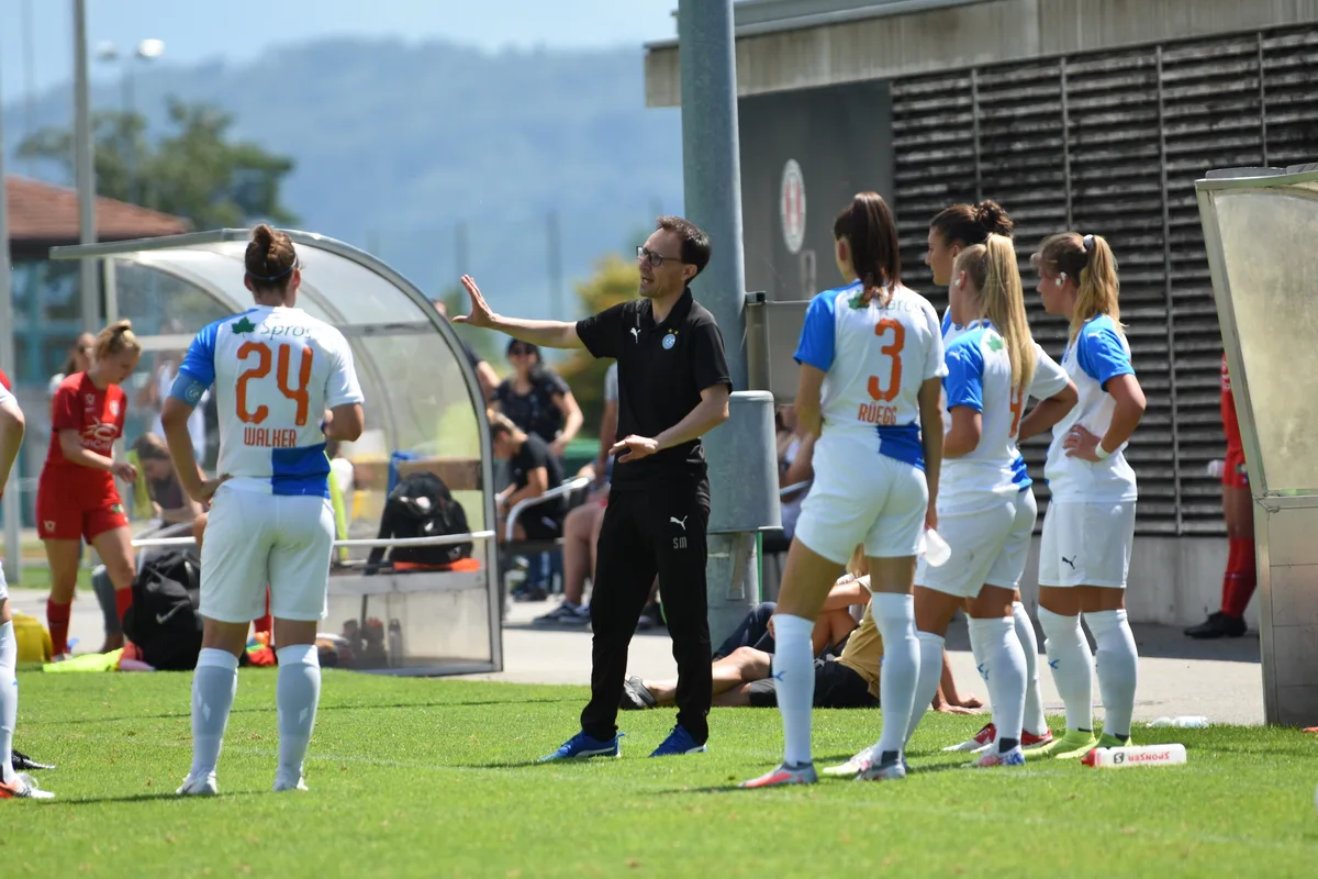 24_dsc_3873 Der Volketswiler Sascha Müller betreut erstmals überhaupt ein Frauenteam., Mit seiner neuen Aufgabe will Sascha Müller auch seinen Führungsstil etwas anpassen.
