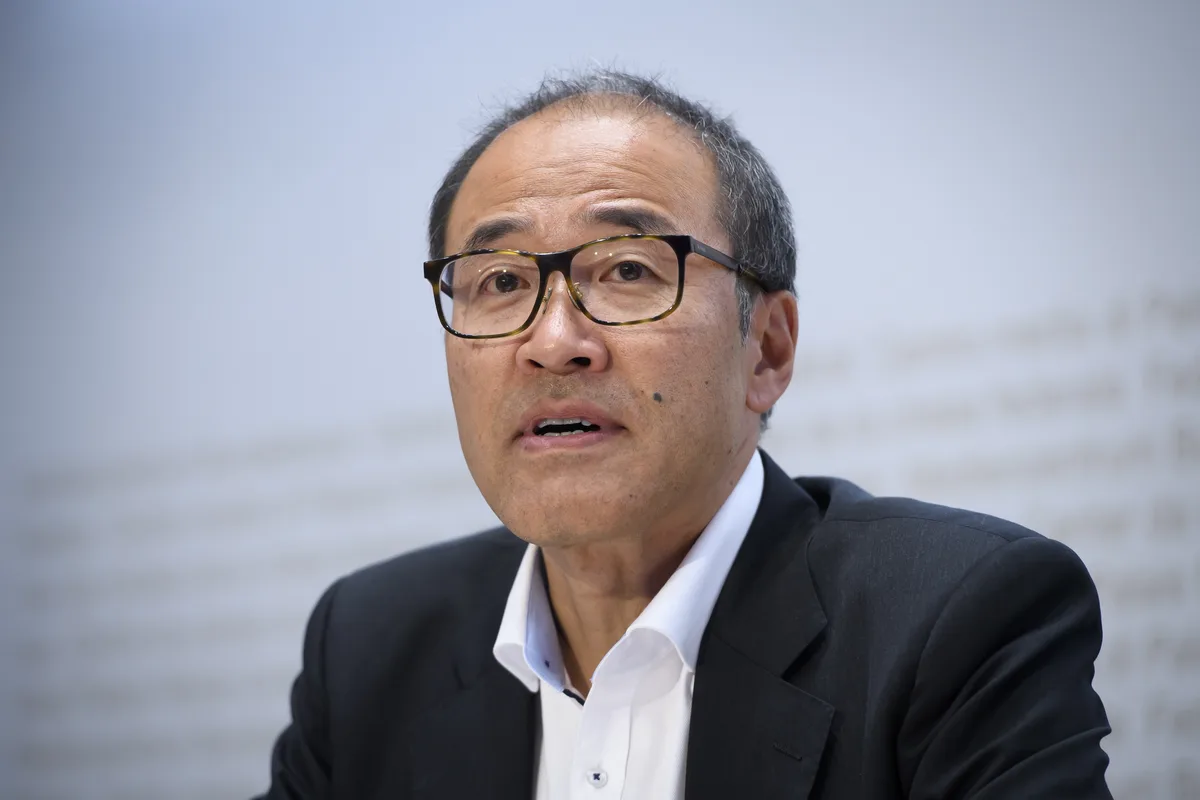 20200805143719092 Fast täglich tauchen neue Probleme auf: Sang-Il Kim vor dem Sitz des Bundesamtes für Gesundheit.