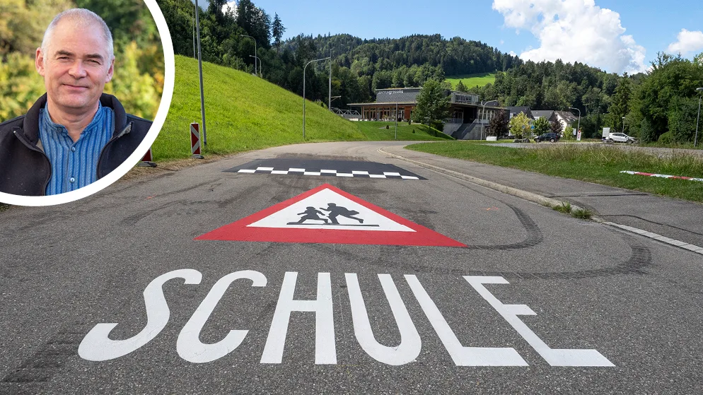 tth_kombo_sudler_strasse_2 Gemeindepräsident Andreas Sudler (parteilos) bedauert, dass die Belagskissen überhaupt notwendig sind., Diese sorgen dafür, dass die Autofahrer die Höchstgeschwindigkeit von 50 Kilometern pro Stunde wirklich einhalten.