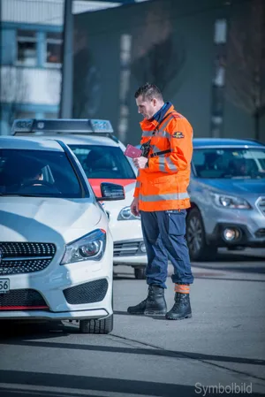 polizei_vp_kontrolle_012_kpzh Gerät man in eine Verkehrskontrolle, sollte man den Anweisungen Folge leisten – sonst können Konsequenzen drohen.