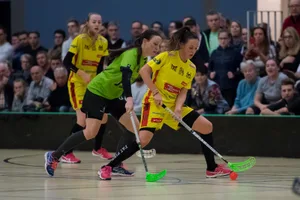 sport_17032018_unihockey_pif-9_preview Schwesterduell: 2018 spielten Livia Altwegg (links) und die heutige Riders-Sportchefin Sara Altwegg noch gegeneinander.