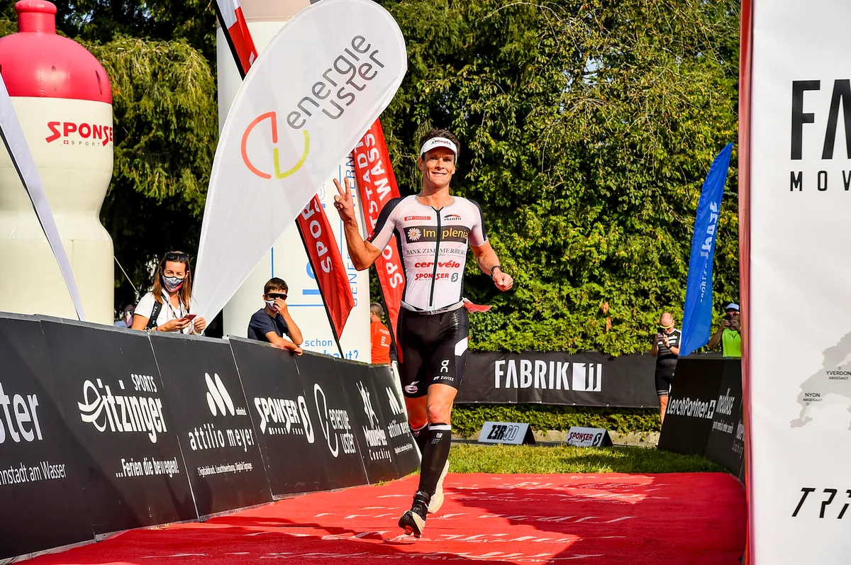 print-4095 Ruedi Wild ist am 31. Internationalen Uster Triathlon nicht zu bezwingen., Auch Nicola Spirig kennt keine Gegnerinnen.