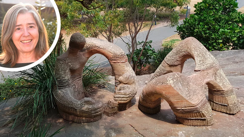 bildkombo_skulptur Die Skulptur «Erde» steht im Botanischen Garten von Sydney.