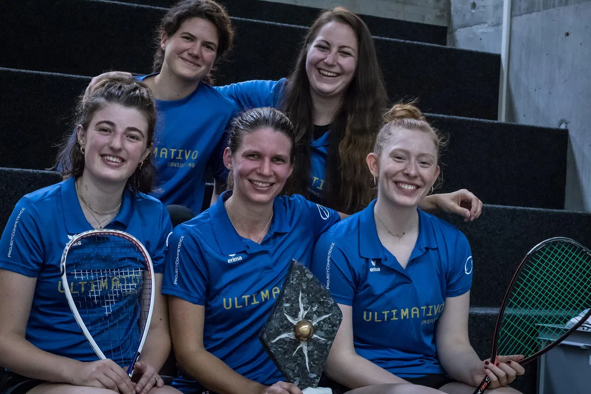 skl_teamuster200919-93433 Die neuen Meisterinnen aus Uster: Céline Walser, Kate Gadola, Fabienne Oppliger, Milena Penkov und Cassandra Fitze (v.l.).
