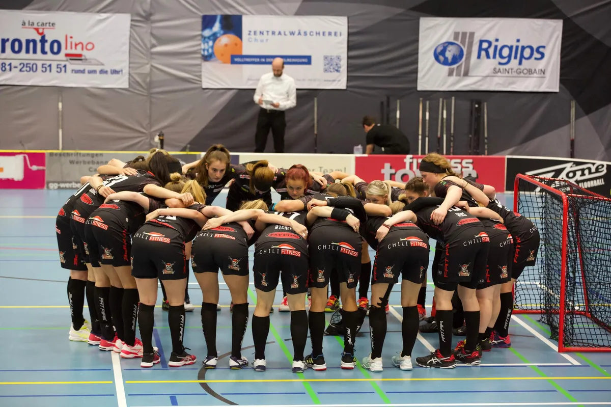 whatsapp_image_2020-09-27_at_20-10-12 Eingeschworen - und deutlich geschlagen: Die Floorball Riders in Chur.