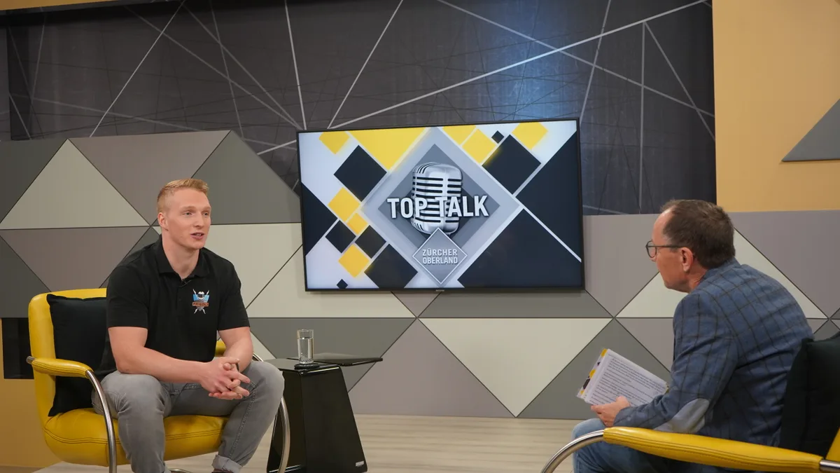 Der Tösstaler Dominik Schläpfer im Gespräch mit Moderator Stefan Nägeli.