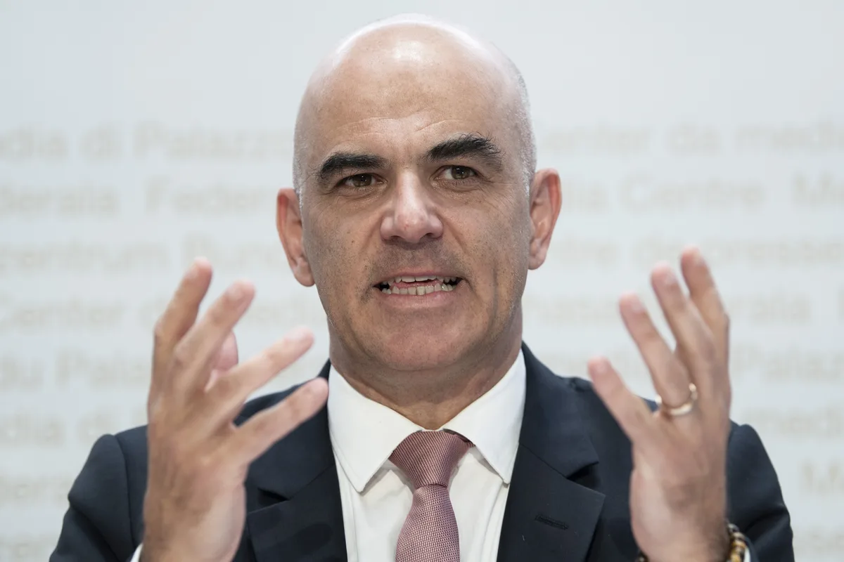 20201021150707200 Bundesrat Alain Berset gibt Auskunft über die neusten Gespräche des Bundesrates in Sachen Corona., Alain Berset und Simonetta Sommaruga: Erklären die beiden Bundesräte heute den Mini-Lockdown?