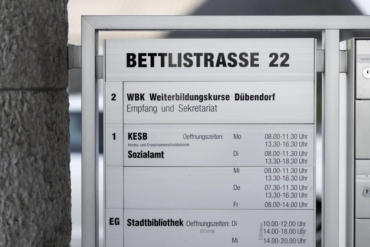 gedreht_-_uster_01042020_sozialamt_crm_19_preview_1 «Die Mängel der Sozialbehörde stellen eine Gefahr für das System der öffentlichen Sozialhilfe dar», heisst es in der Anfrage.