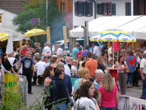 dorffest_schwerzenbach-3_preview 2017 fand das Schwerzenbacher Dorfest das letzte Mal statt., Die Einwohner genossen zwar das gemütliche Zusammensein, doch bereits im Jahr danach fehlte es dem OK an Freiwilligen.