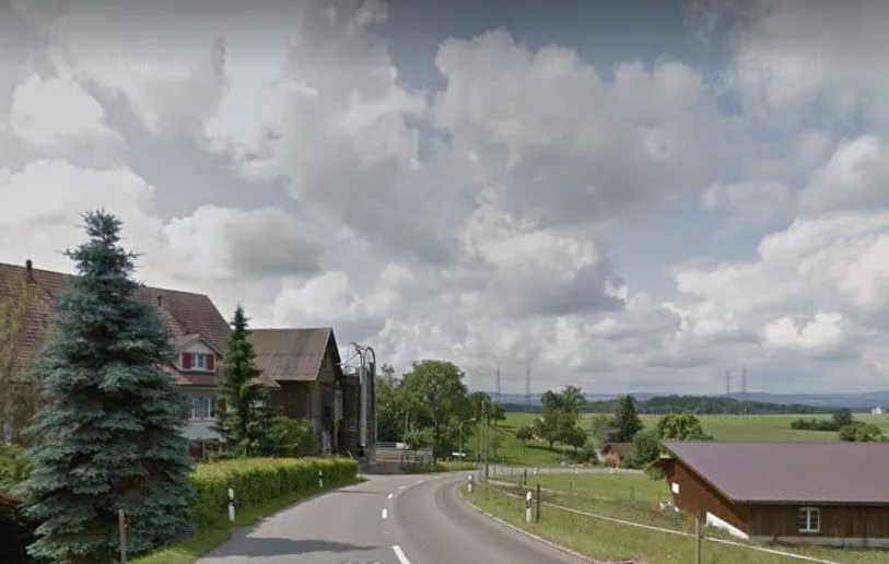 snipimage2 Die Kantonsstrasse durch Ottikon bei Kemptthal muss saniert werden.
