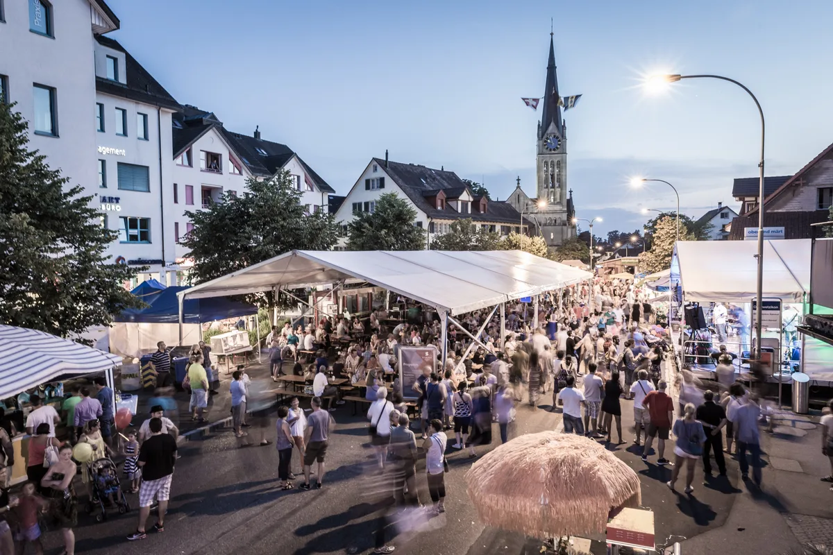 hinwil_040715_stadtfaescht_sip-5 Solche Szenen werden die Wetzikerinnen und Wetziker erst in zwei Jahren wieder antreffen.