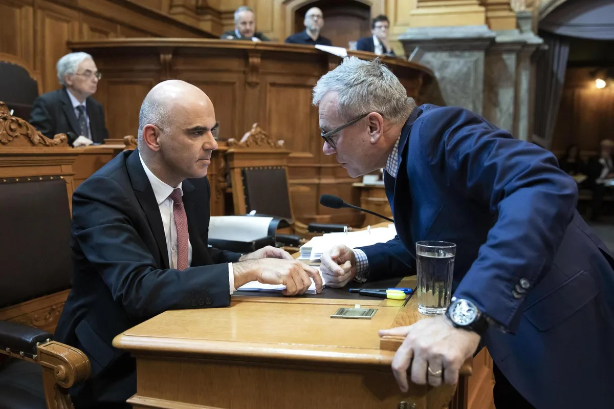 061220_noser_und_berset_key Bundesrat Berset (links) bekommt in der Corona-Politik vom Zürcher FDP-Ständerat Ruedi Noser Unterstützung.