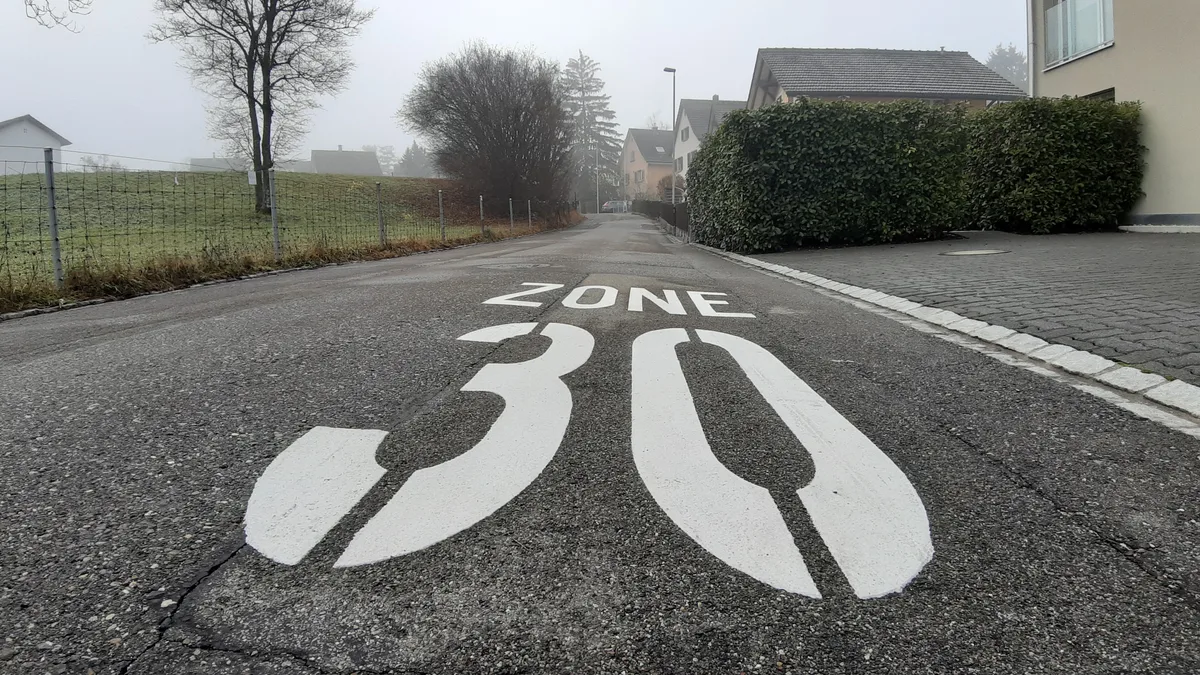 20201214_123136 Die SVP/EDU-Fraktion wollte Ausgaben für Tempo 30 streichen – jedoch ohne Erfolg.