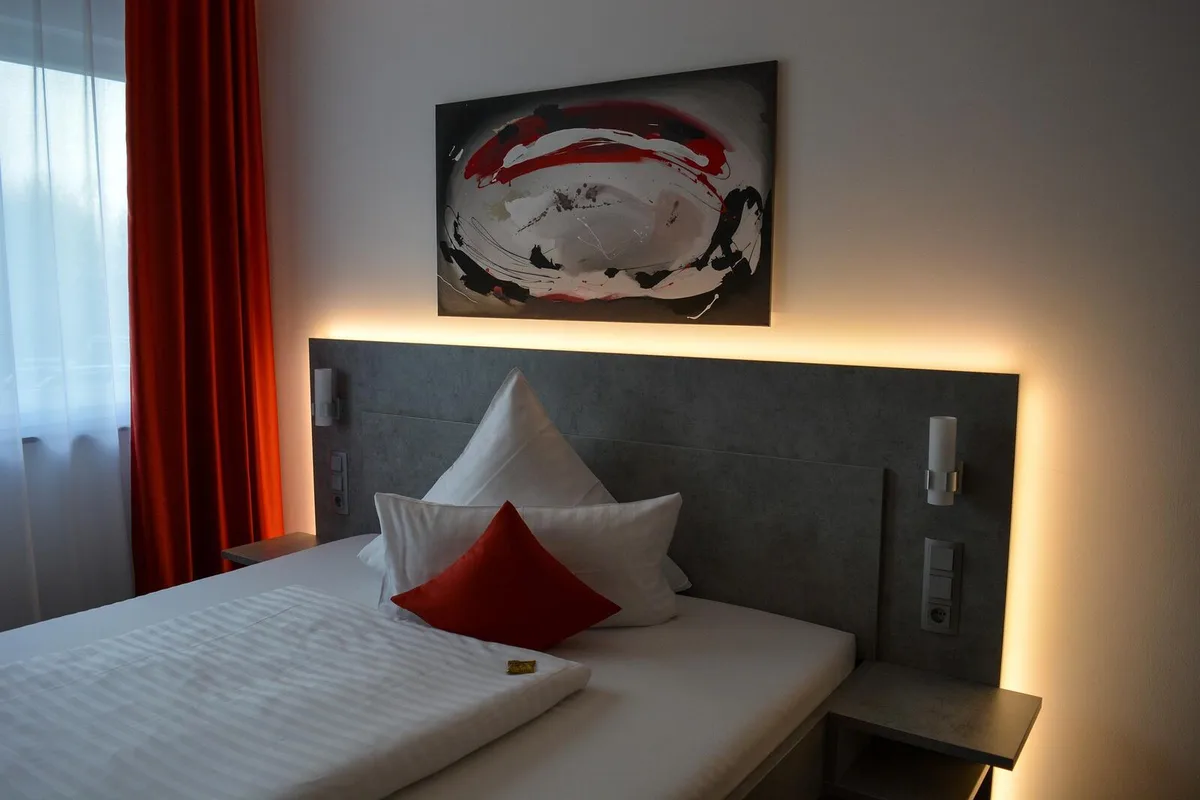 hotelzimmer_pixabay_3185433_1920 Im Hotelbett übernachten, aber nichts dafür bezahlen: Eine Rechnung, die für einen Hinwiler nicht aufging.