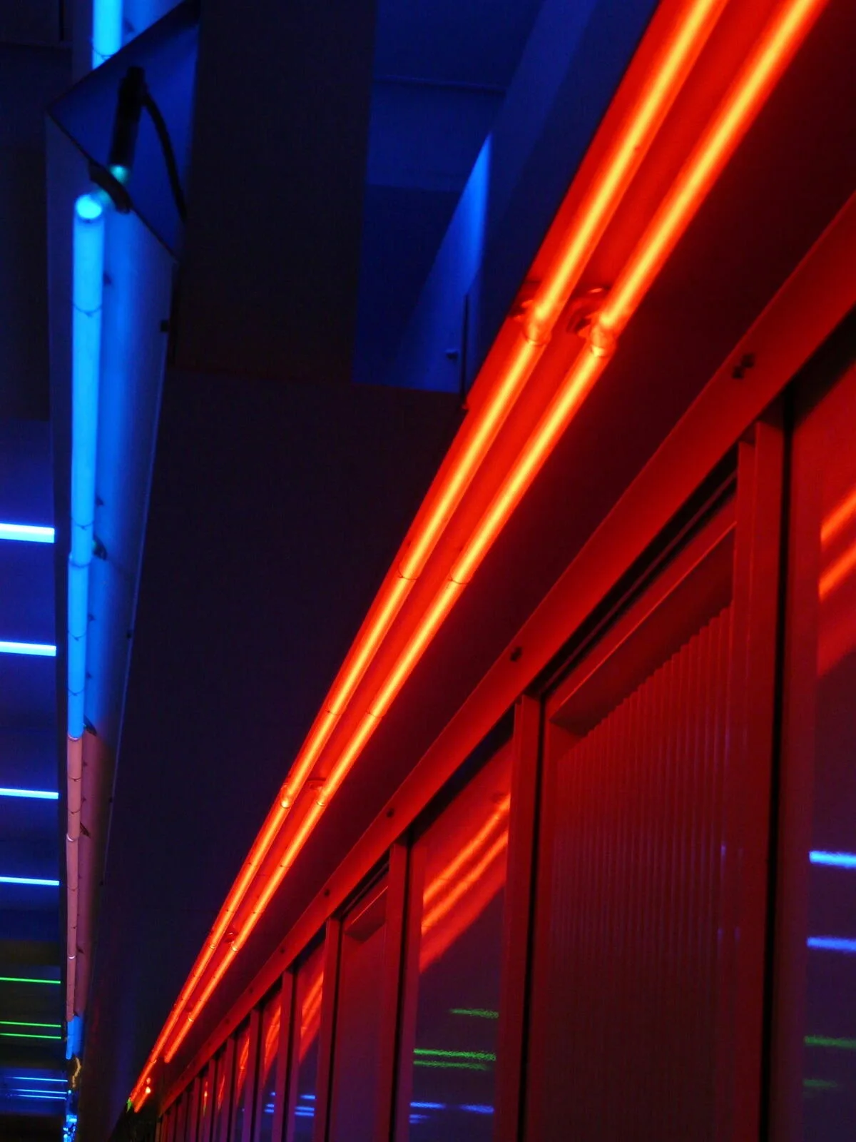 50_prostitution_neonlight_64371_pixabay Auch im Rotlichtmilieu herrschte ein Lockdown – doch nicht alle hielten sich daran, wie ein Fall aus dem Bezirk Pfäffikon zeigt.