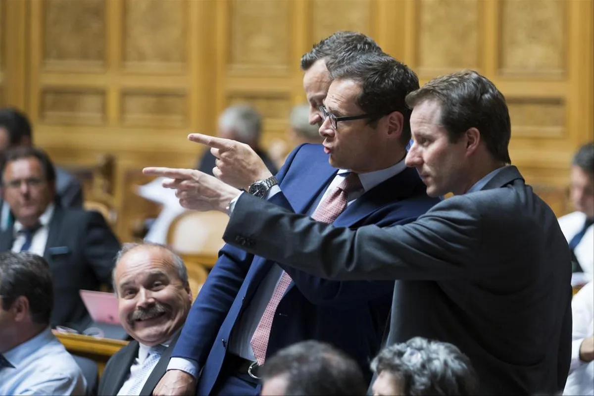 7t_8fotu4foavbrsjaouva Sind überhaupt nicht einverstanden mit der neuen Stossrichtung des Bundesrats: Roger Köppel und Thomas Aeschi.