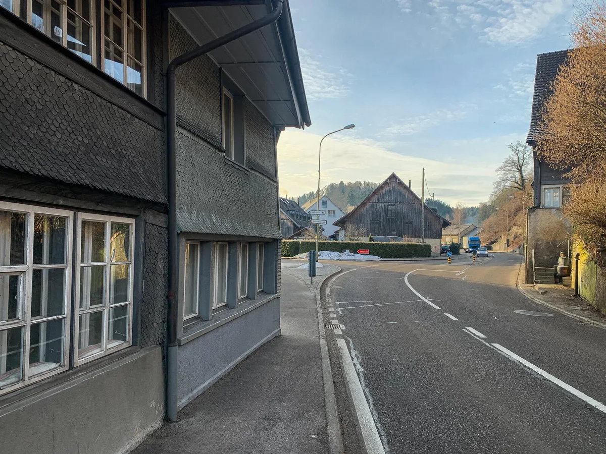 18022020_wilatrottoir_3_pd Soll breiter werden: Das Trottoir an der Tösstalstrasse 39.