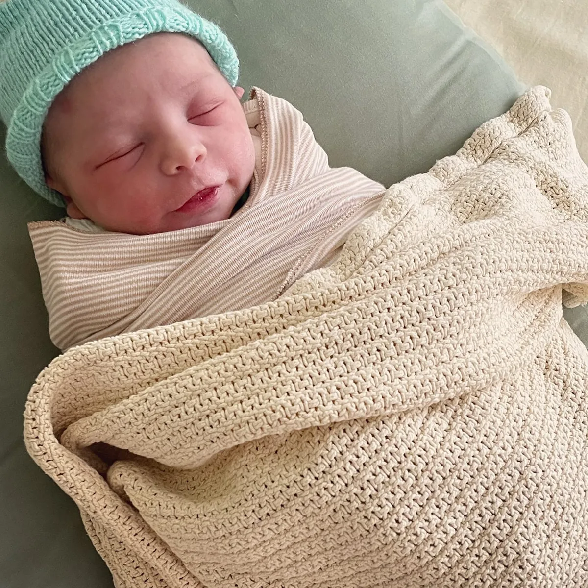 vito_5000_baby Vito wurde als 5000. Geburtshausbaby voller Stolz in die Arme seiner Eltern geschlossen.
