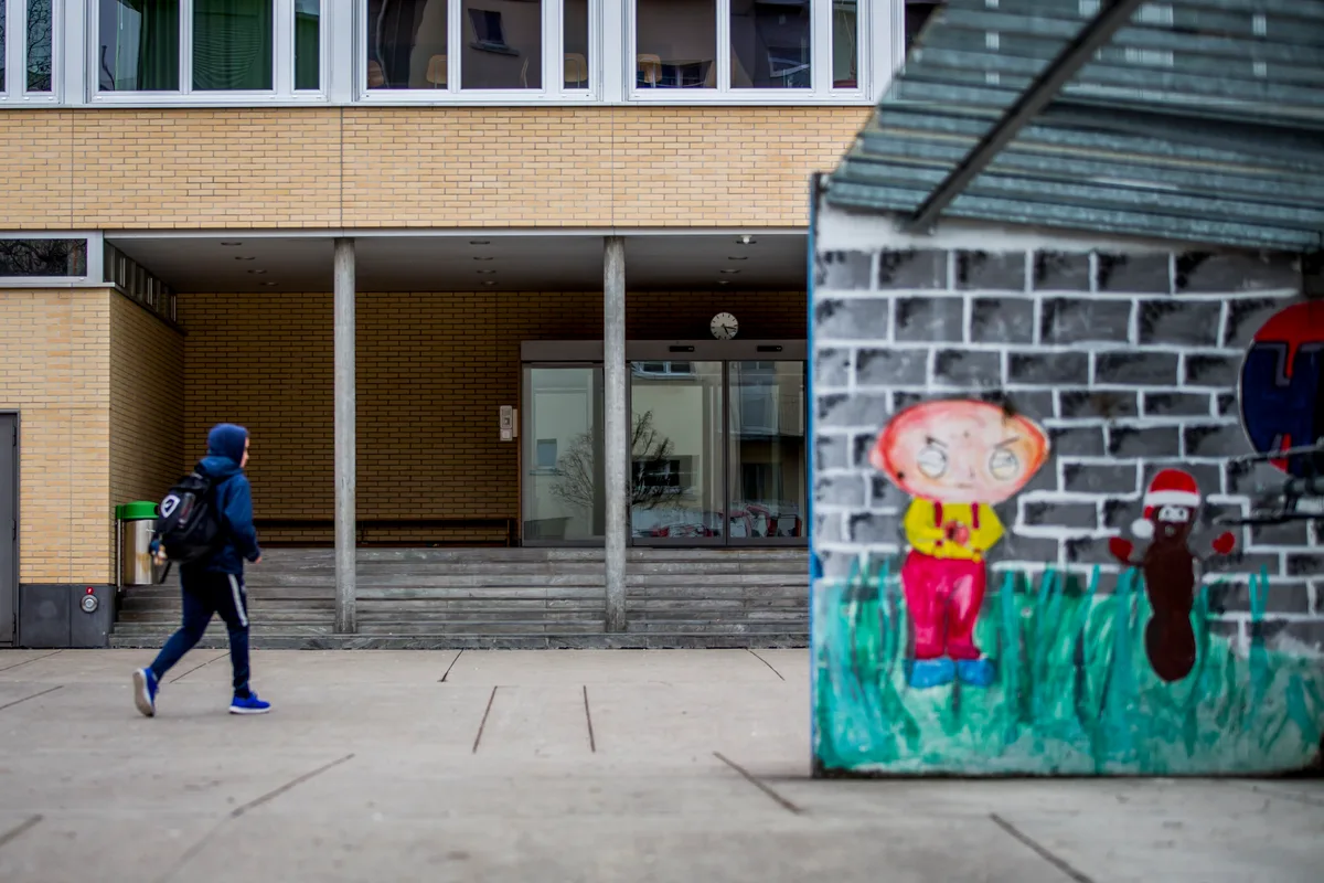Die Schule Wetzikon zieht eine positive Bilanz vom Corona-Massentest. Im Bild das Sekundarschulhaus Walenbach.