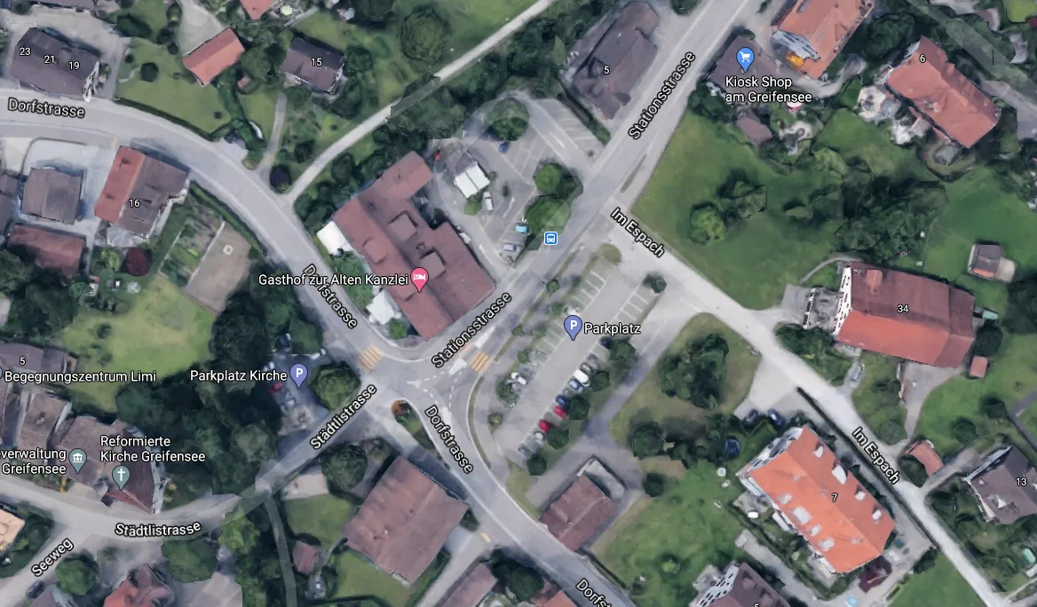 bushaltestelle Die Haltestelle Städtli in Greifensee muss instandgesetzt werden. Der Grund ist ein Wasserrohrbruch.