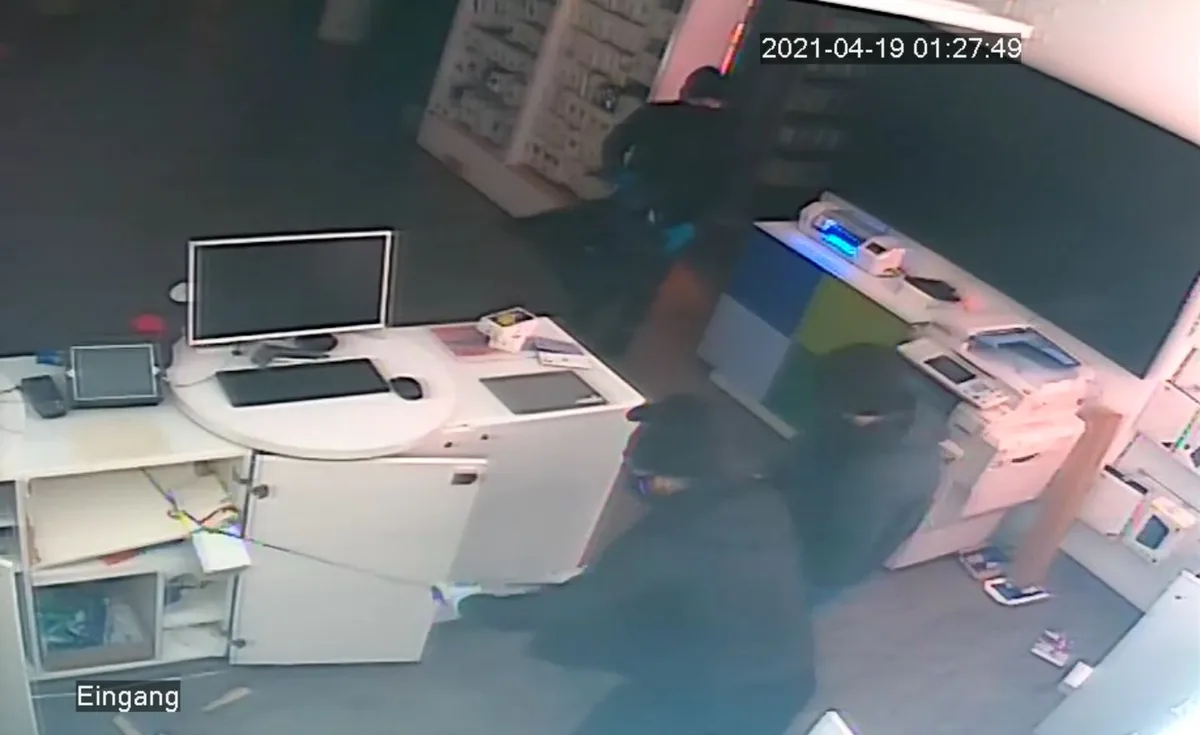 kamera Die Einbrecher nahmen Geräte für mehrere Tausend Franken mit.