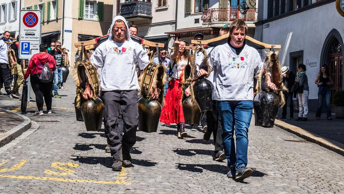 4get0nxuqf_bkxhh0pbelk Die Treichler aus dem Kanton Schwyz sind zu den Maskottchen der Massnahmen-kritischen Demonstrationen geworden.