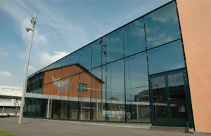 0834595_preview Die Schulpflege stellt sich gegen die Bildung einer Geschäftsprüfungskommission. Im Bild das Schulhaus Grüze.