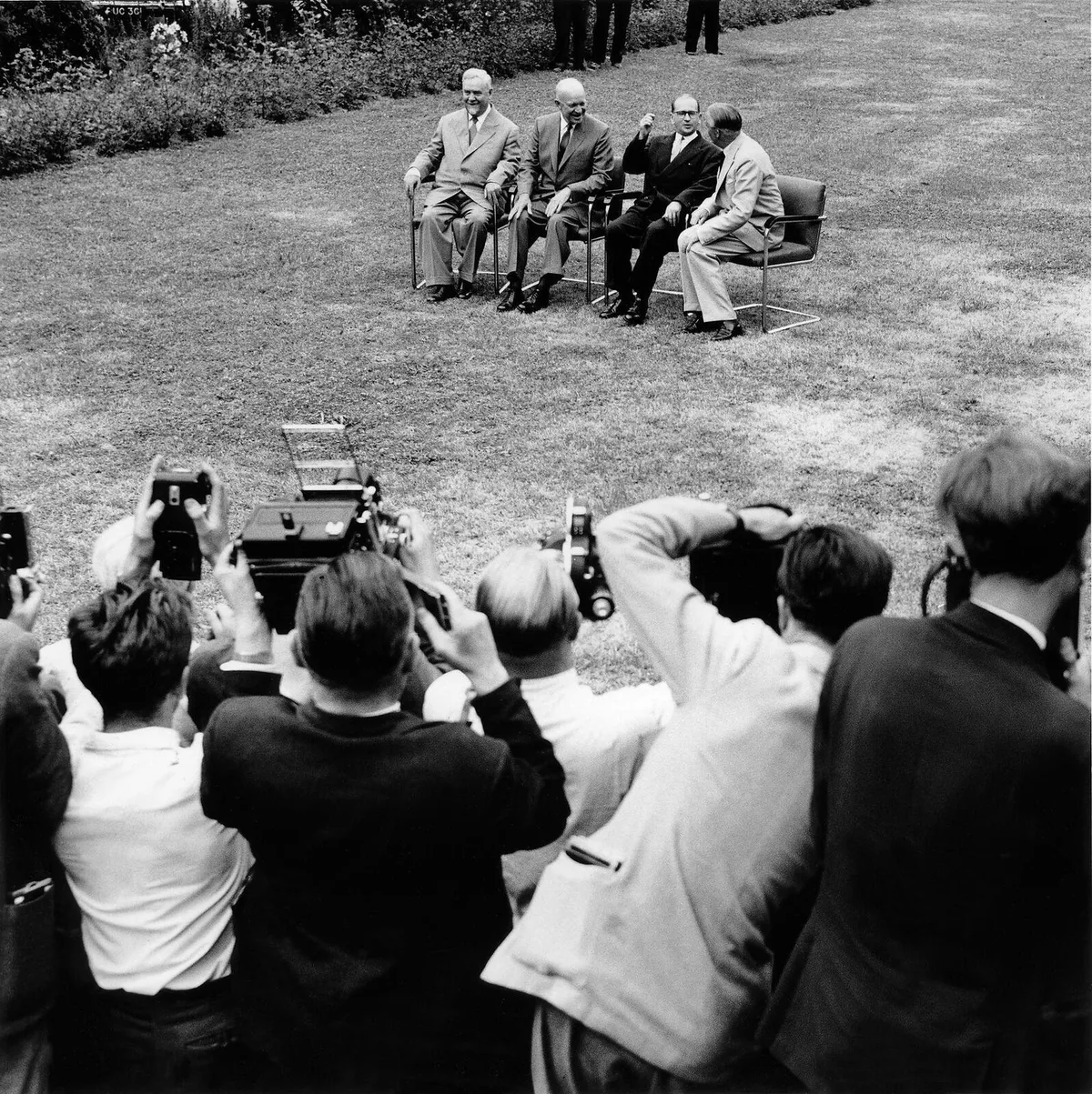gipfeltreffen_1 Schon 1955 treffen sich die Staatschefs der Grossmächte in Genf.