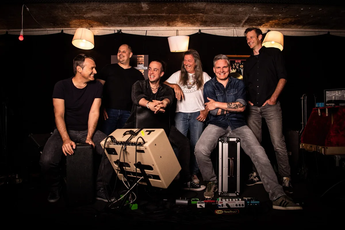 panikhertz «Panikhertz»: Goran Vitkovic, Dominic Domide, Marc Kunfermann, Nik Bassolini, Thomas Mäusli und Tom Jöhr (v.l.n.r.)