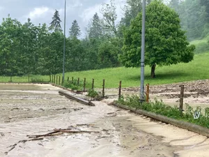 hof_stettler_steinenbachtal_wila_4 Über Felder und Bauernhöfe zogen im Juni Unwetter hinweg, wie hier in Wila.