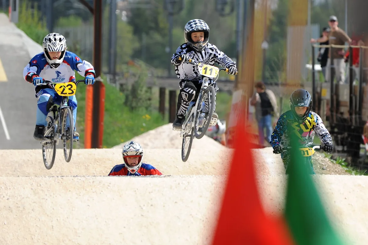 1649216 Die BMX-Strecke in Volketswil wird offenbar gut frequentiert.