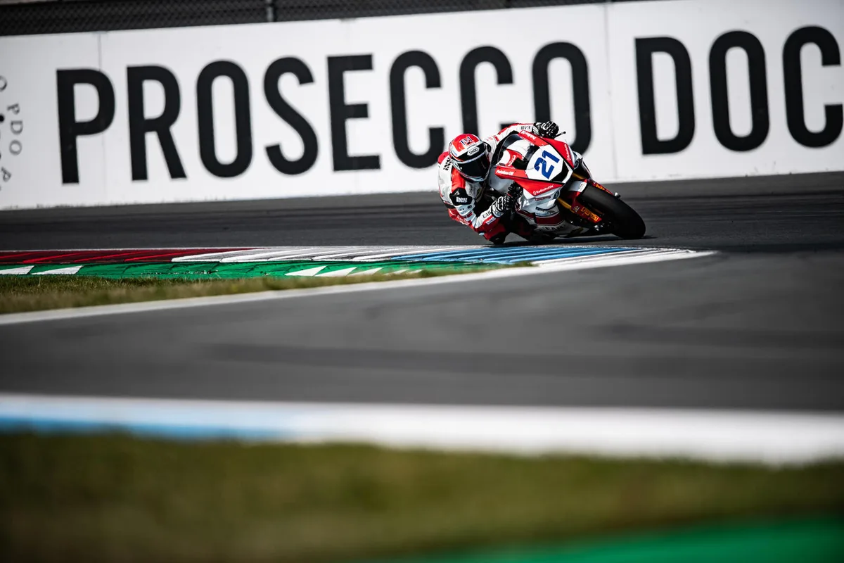 krummenacher_sabato_wsbk_r5_assen_-25 Der Oberländer Randy Krummenacher kommt der Spitze in der Supersport-WM immer näher.