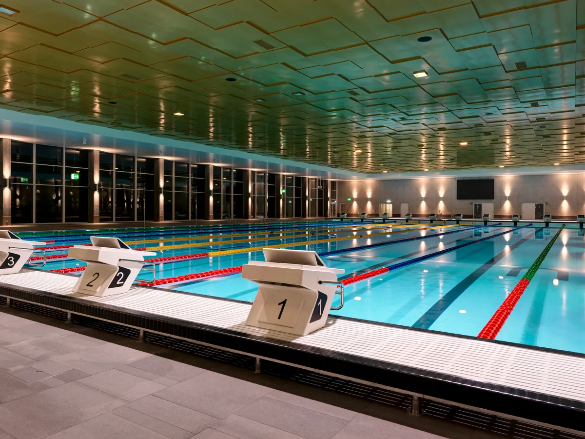 pr_gw_r2_halli_bild Das Olympiabecken im Hallenbad Uster kann wegen der Revision drei Wochen nicht benutzt werden.
