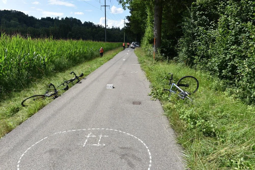 huw_2146-1627981799338 Auf dem Veloweg entlang der Töss kam es am Montagnachmittag zu einem Unfall.