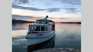 canvas_950x530_cccccc_resize_706x530_abendfahrt-heimat-moenchaltorf1 Das MS Heimat soll ab nächstem Mai geräuschlos über den Greifensee gleiten., Das Kursschiff mit Jahrgang 1933 wird auf Elektroantrieb umgerüstet.