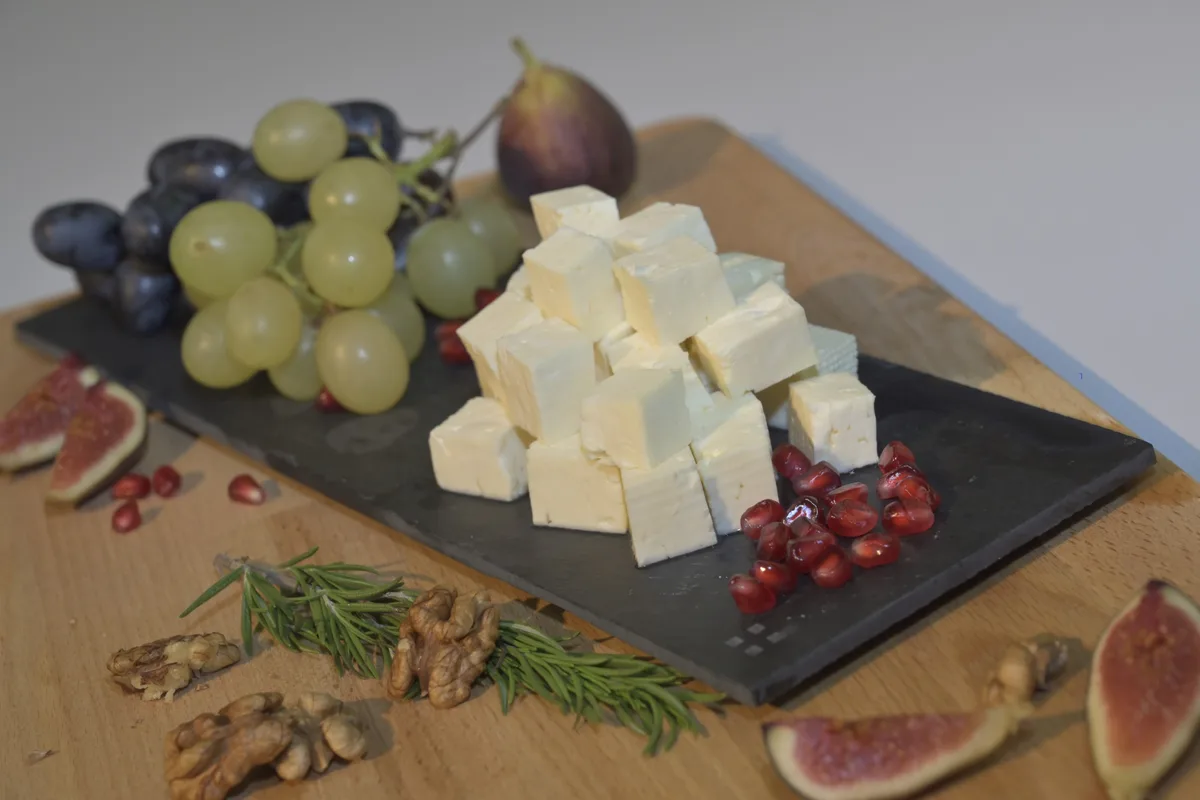 Wird von der Jury beim Zürcher Puurepreis ausgezeichnet: Salzlakenkäse vom Strickhof., Ebenfalls prämiert: Ranch Fair-Beef aus Uster.