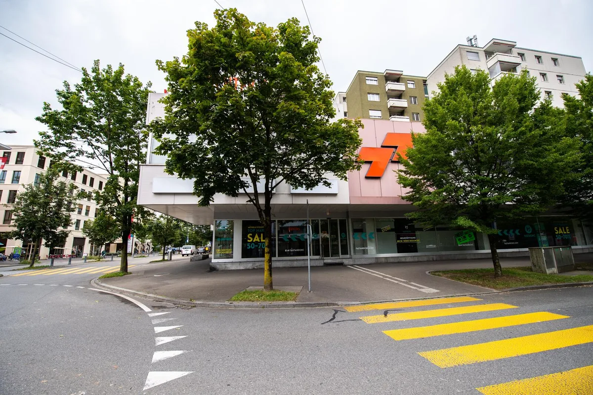 uster_02082019_uster77leer_sbo_5 Endlich ist es soweit: Aldi zieht ins Uschter 77.
