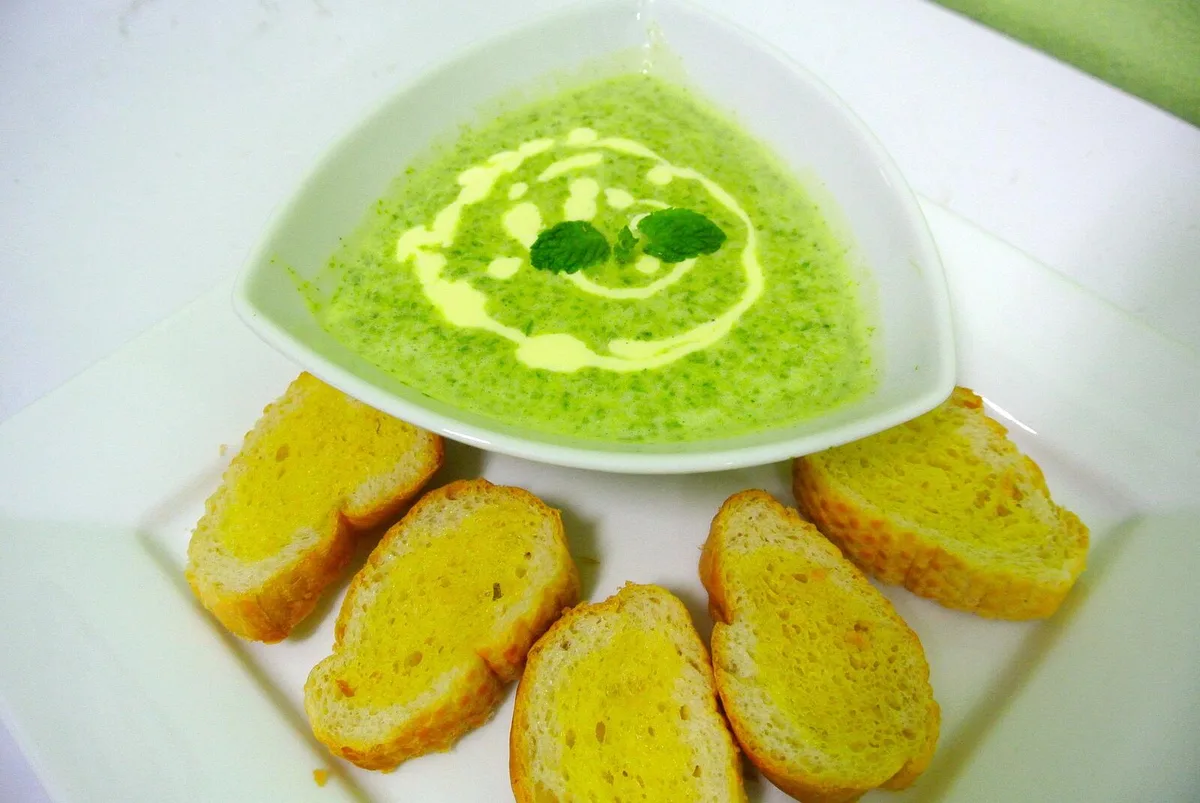 https-zueriost-ch-sites-default-files-media-2021-10-11-food-263881_1920-jpg Zur Halloween-Suppe eignen sich selbstgebachte Brot-Croutons.