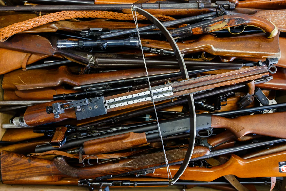 Über Armbrust bis Klein- und Grosskaliber: Das kommt alles bei einer Waffenrückgabe zusammen.
